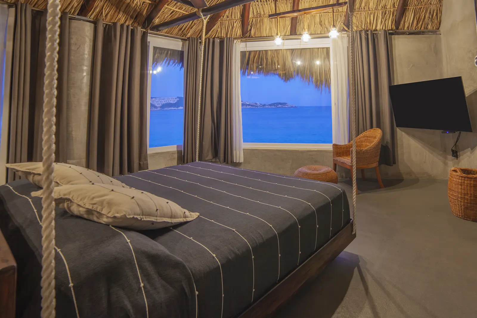 Máster Suite frente al mar de noche